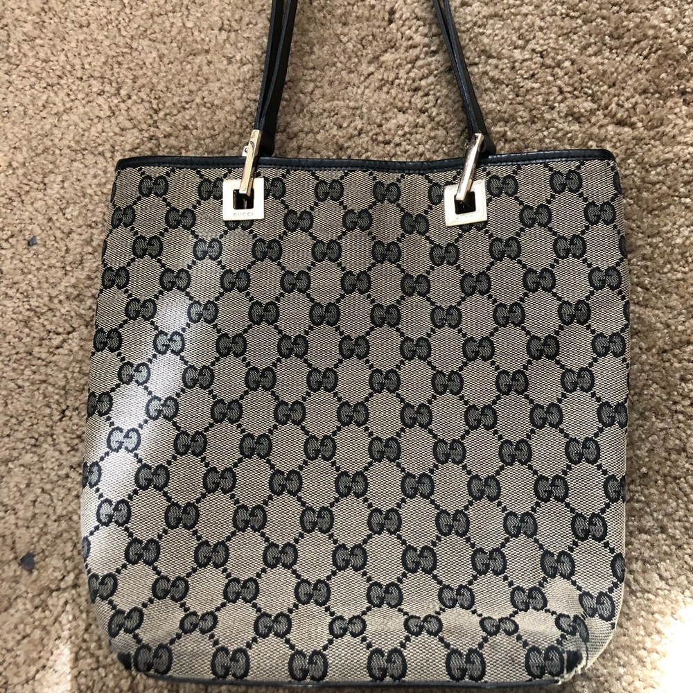 Authentic Gucci Tote signature